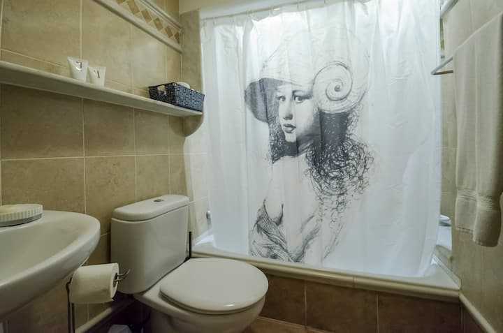 Waterfall House - 3 bedrooms Waterfall House