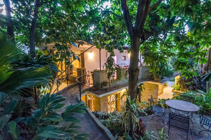 Waterfall House - 3 bedrooms Waterfall House