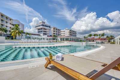 Außenpool im Caribe Beach