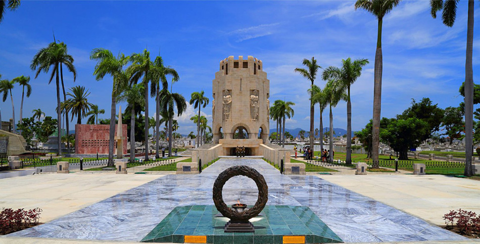 Santiago Inside Tour (History, Sea and Religion) Santiago Inside Tour (History, Sea and Religion)