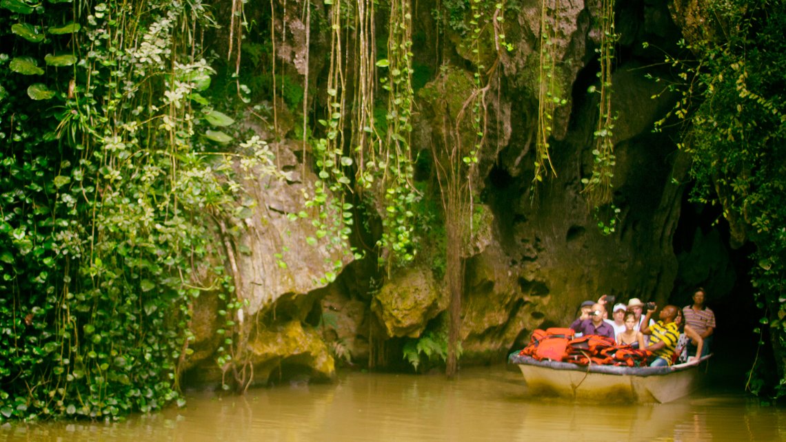 Private round-tour in Havana and Viñales Private round-tour in Havana and Viñales