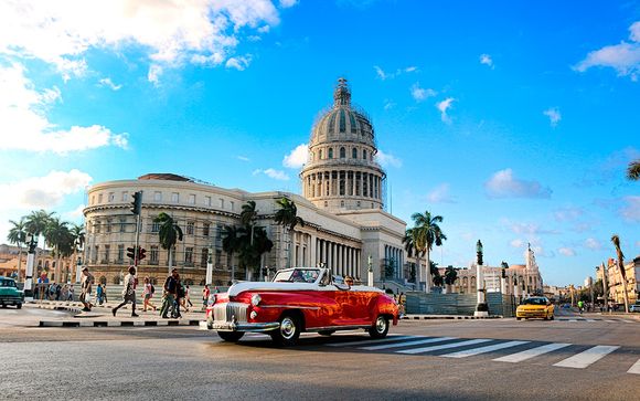 3 Traslados (Aeropuerto - Habana - Varadero - Habana/Aeropuerto) + Recorrido de Ciudad con Almuerzo Airport - Havana - Varadero - Havana + City Tour lunch included