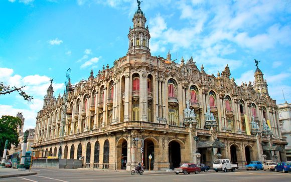 2 Transfer (Airport - Havana - Varadero) + City Tour + Tropicana + Seafari Cayo Blanco Transfer in and out + Havana City Tour
