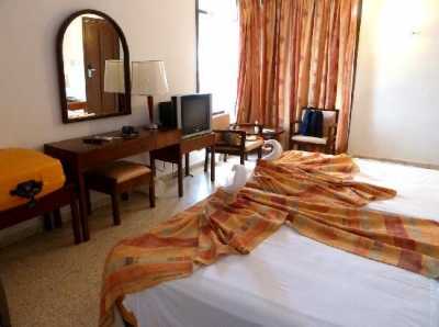 Rancho Hatuey - Habitación Sencilla Rancho Hatuey - Single by No