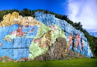 Transfer ab Pinar del Rio nach Viñales Return to the Jurassic by Nein