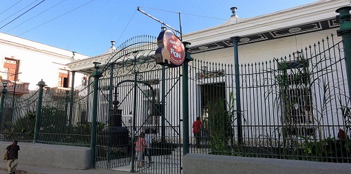 Santiago Old Timer – Excursion en vieilles voitures Américaines Santiago "Cuban Style" by Non