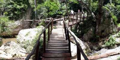 Balade à cheval à la cascade Horseback riding to the waterfall - MyJ by Non