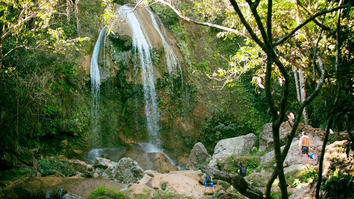 Transfer ab Pinar del Rio nach Viñales Finca Charco Azul by Nein