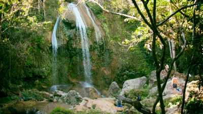 Transfer ab Pinar del Rio nach Viñales Finca Charco Azul by Nein