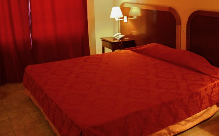 Tulipan - Habitación Sencilla Tulipan - Single by No