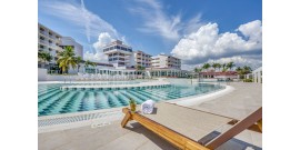 Außenpool im Caribe Beach