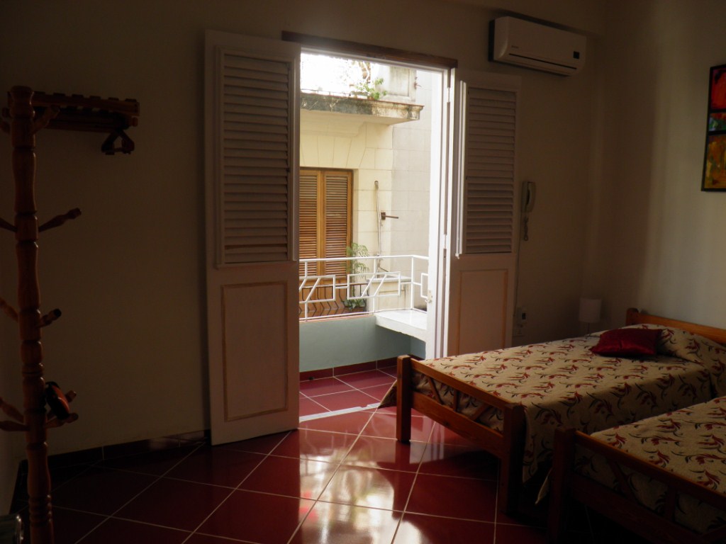 1 room apartment in Old Havana